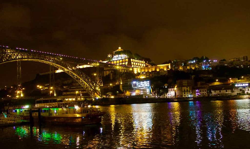 Porto Aussichtspunkte, Blick von Ribeira auf Gaia, Nachts
