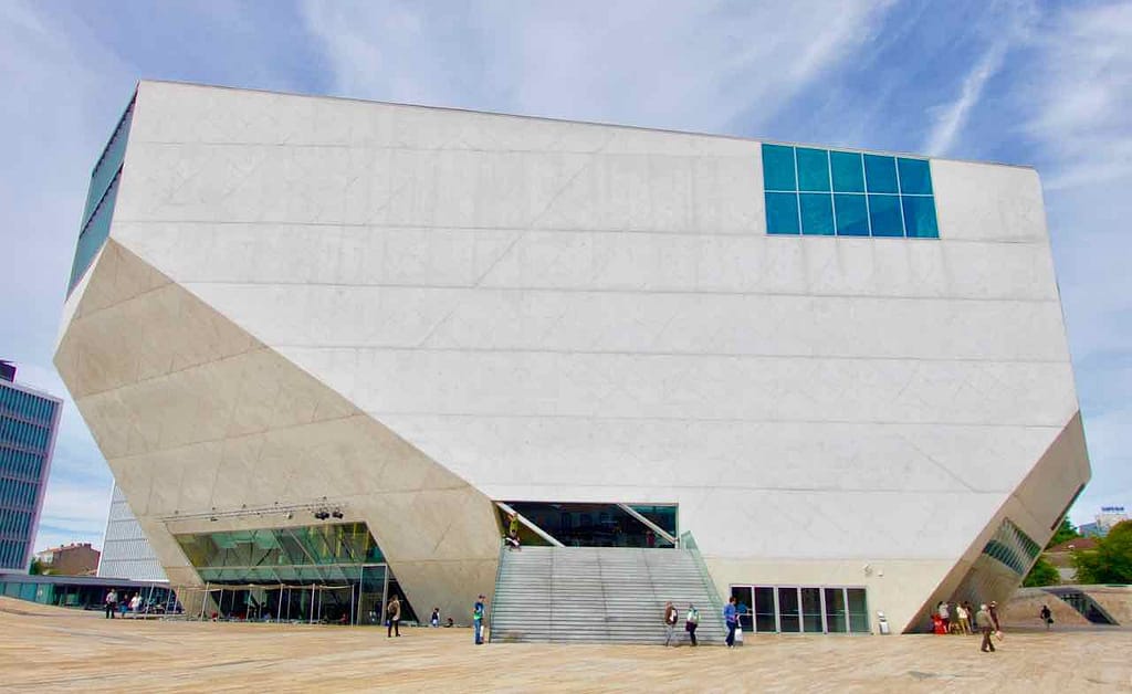 Porto Sehenswürdigkeiten: Casa da Música 2 ©PetersTravel