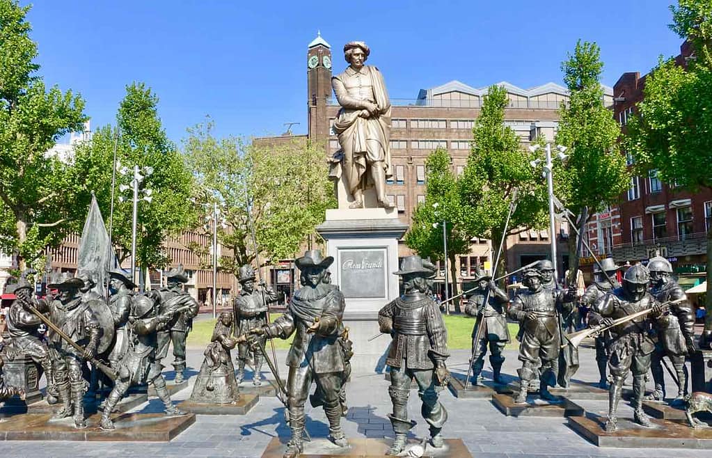 Denkmal auf dem Rembrandtplein in Amsterdam