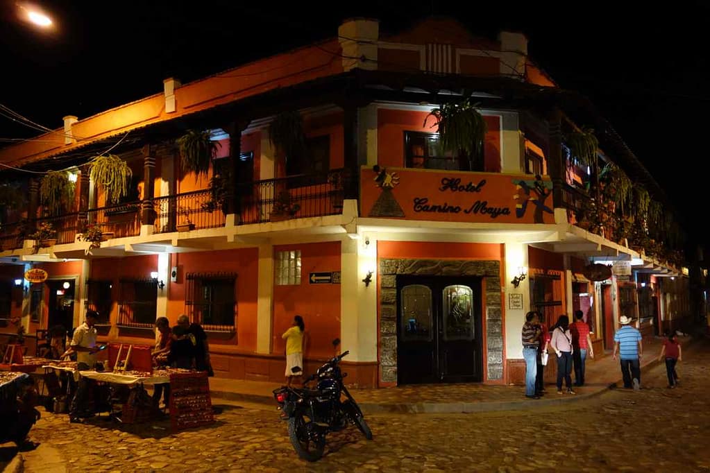 Zentralamerika, Honduras, Copán Ruinas am Abend