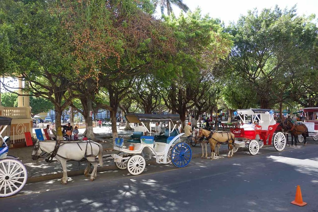 Zentralamerika Nicaragua, Granada, Kutschen am Parque Central