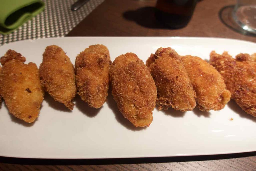 Kochkurs Barcelona: Kochschule Espai Boisà Kroketten, Katalonien, Spanien