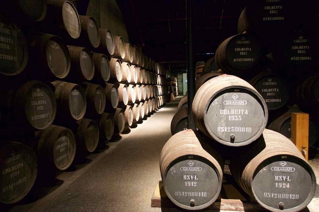 Graham's Winery in Gaia, Gewölbe mit Fässern 1, ©PetersTravel