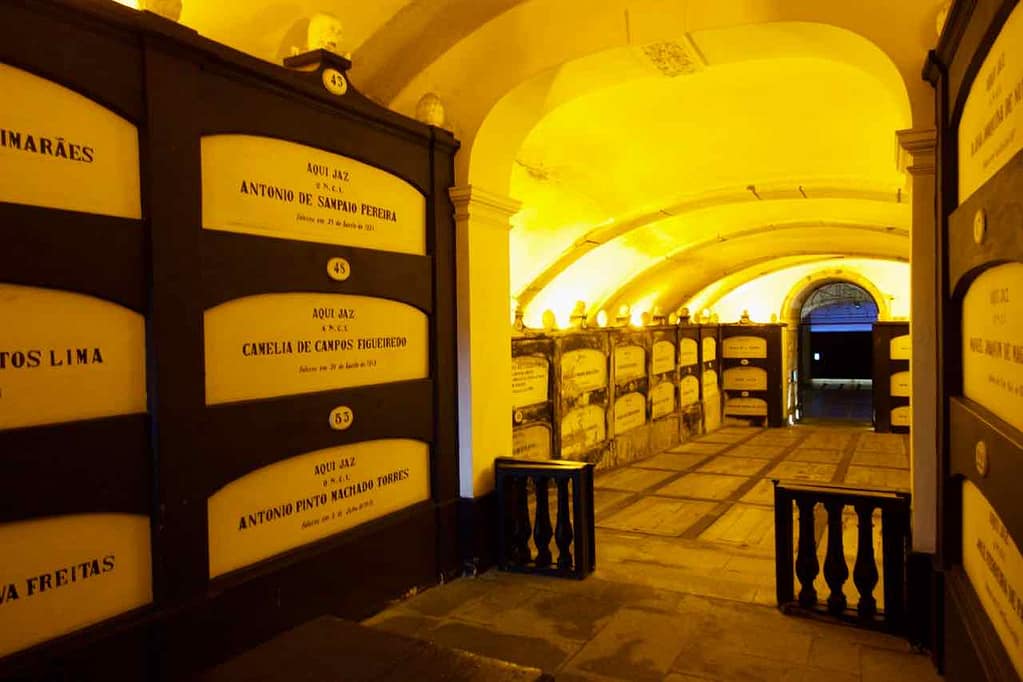 Porto Sehenswürdigkeiten - Igreja de São Francisco, Katakomben mit Grabmälern © PetersTravel