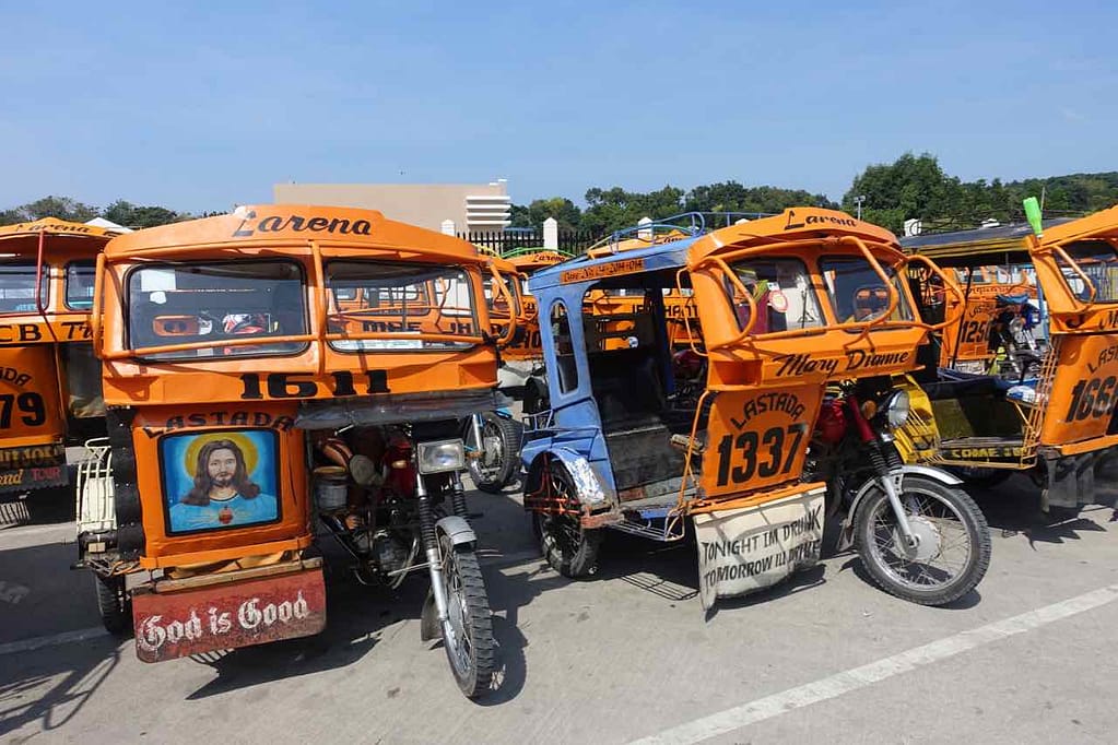 Siquijor Island, Tricycles in Larena auf Siquijor Island 