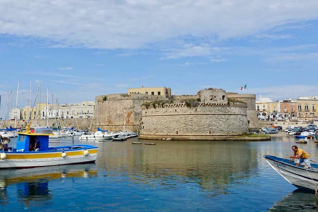 Gallipoli in Apulien, Hafen mit Burganlage