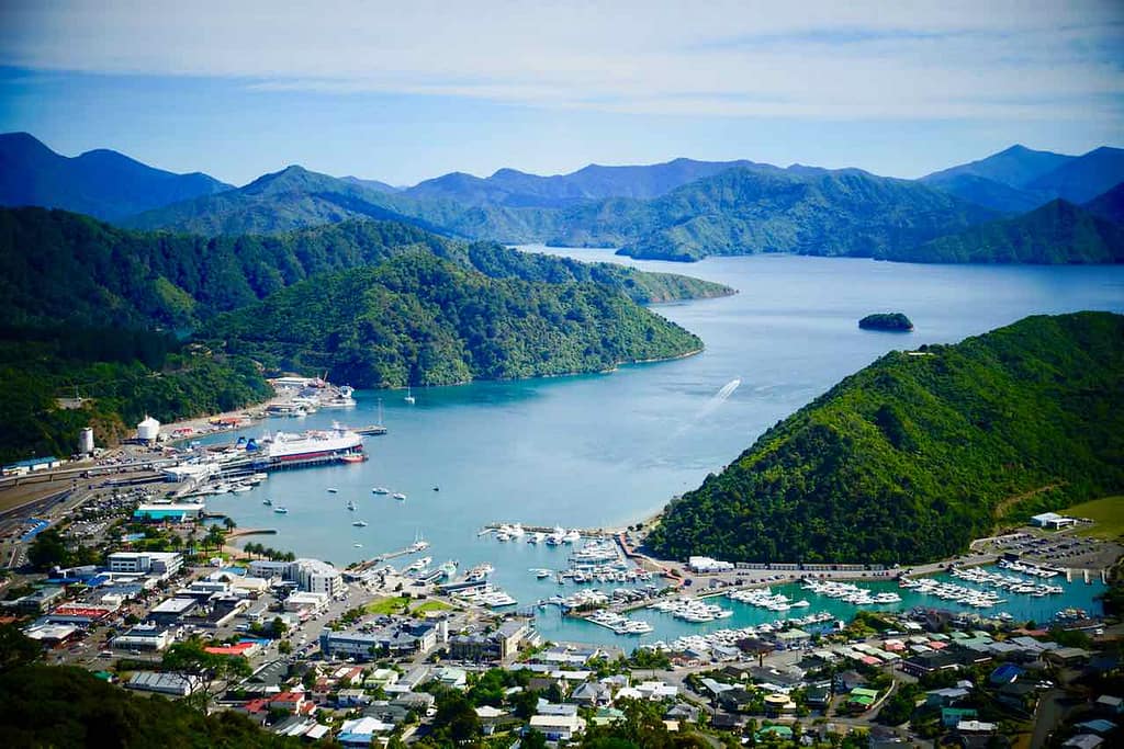 Picton Neuseeland Blick vom Hilltop Viewpoint auf Picton und Charlotte Sound 
