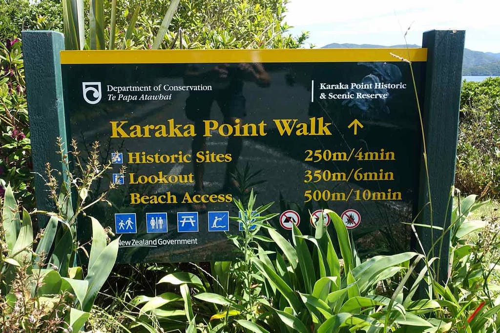 Picton Neuseeland Infotafel beim Karaka Point Walk Copyright Peter Pohle PetersTravel