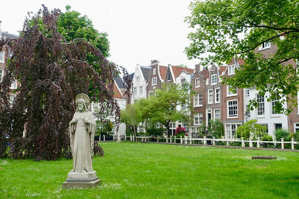 De Begijnhof - Versteckte Oase im Zentrum von Amsterdam