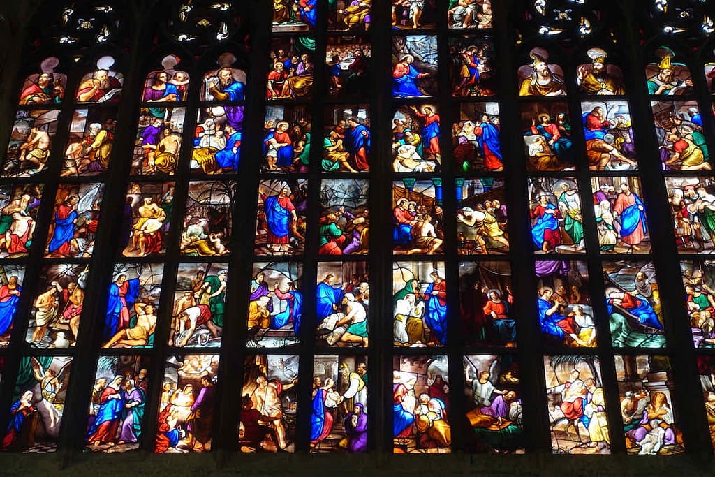 Buntglasfenster im Mailänder Dom