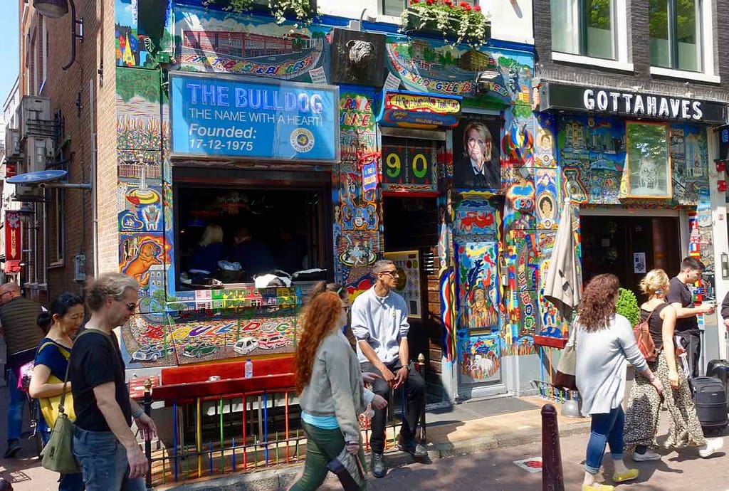 The Bulldog - The First Coffeeshop im Rotlichtviertel von Amsterdam