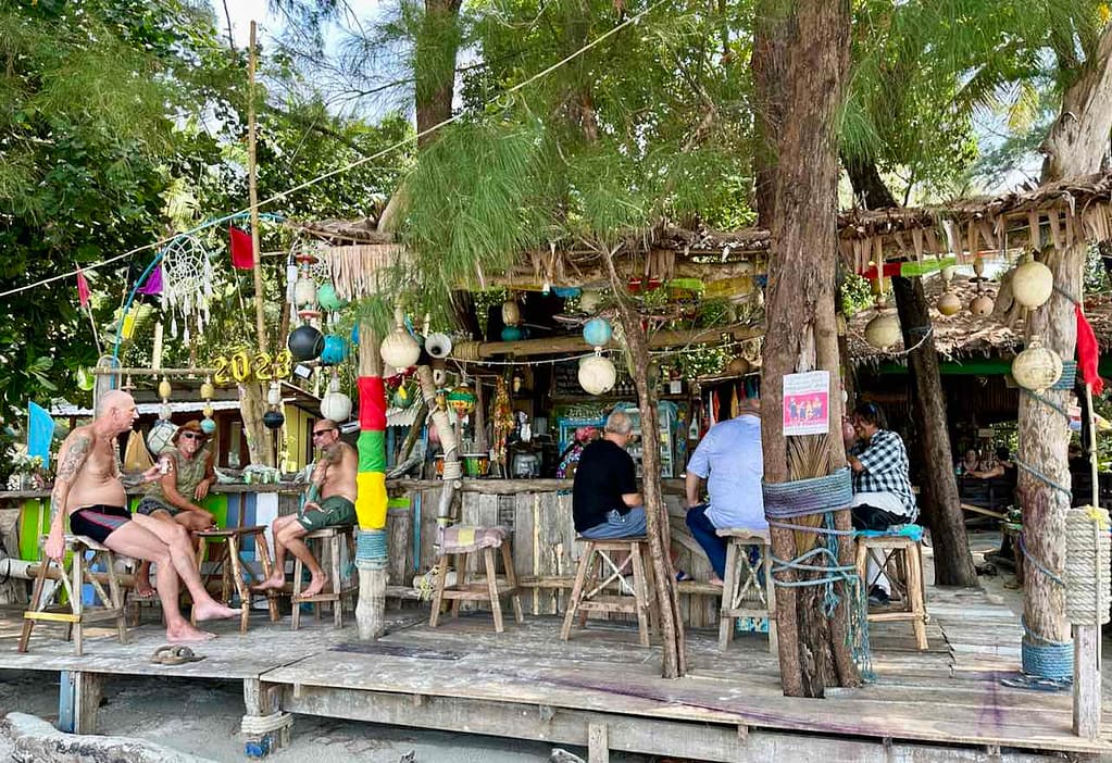 Koh Phayam, Beach Bar am Aow-Yai (Long Beach), Thailand © PetersTravel Peter Pohle