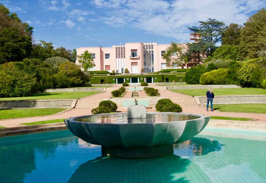 Porto Sehenswürdigkeiten: Villa im Jardim Serralves ©PetersTravel
