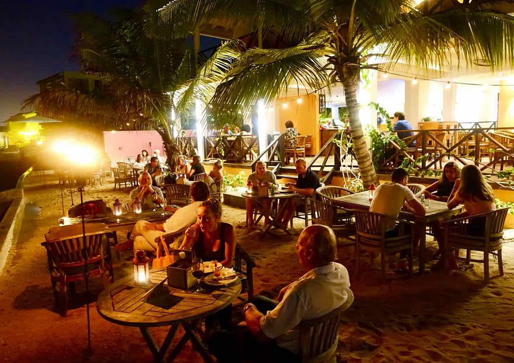 Willemstad Restaurants: Scuba Lodge Boutique Hotel , Restaurant am Abend Copyright Peter Pohle