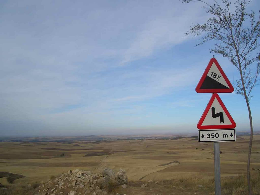 Hinter Castrojeriz, Rundblick auf der Hochebene von Mostelares Jakobsweg, Hinter Castrojeriz, langer Aufstieg zum Tafelberg Alto de Mostelares
