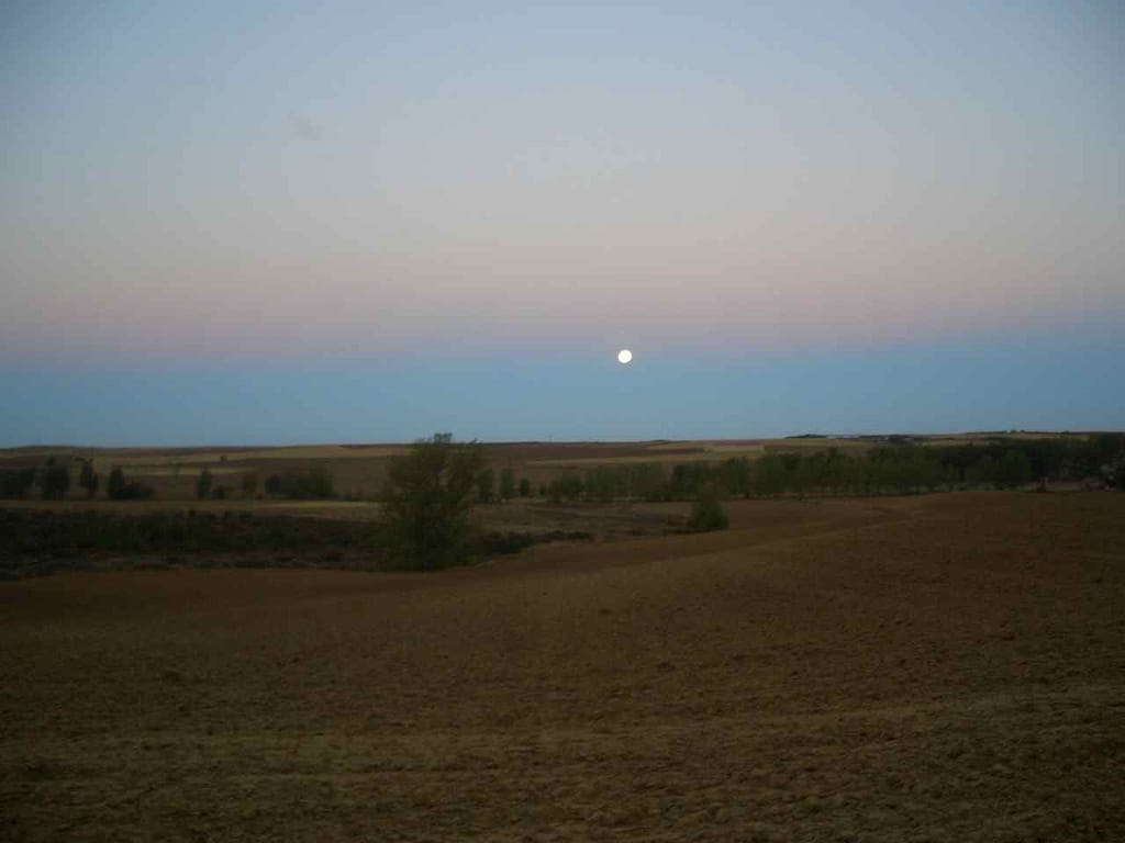 Jakobsweg, sehr früh am Morgen Jakobsweg, sehr früh am Morgen
