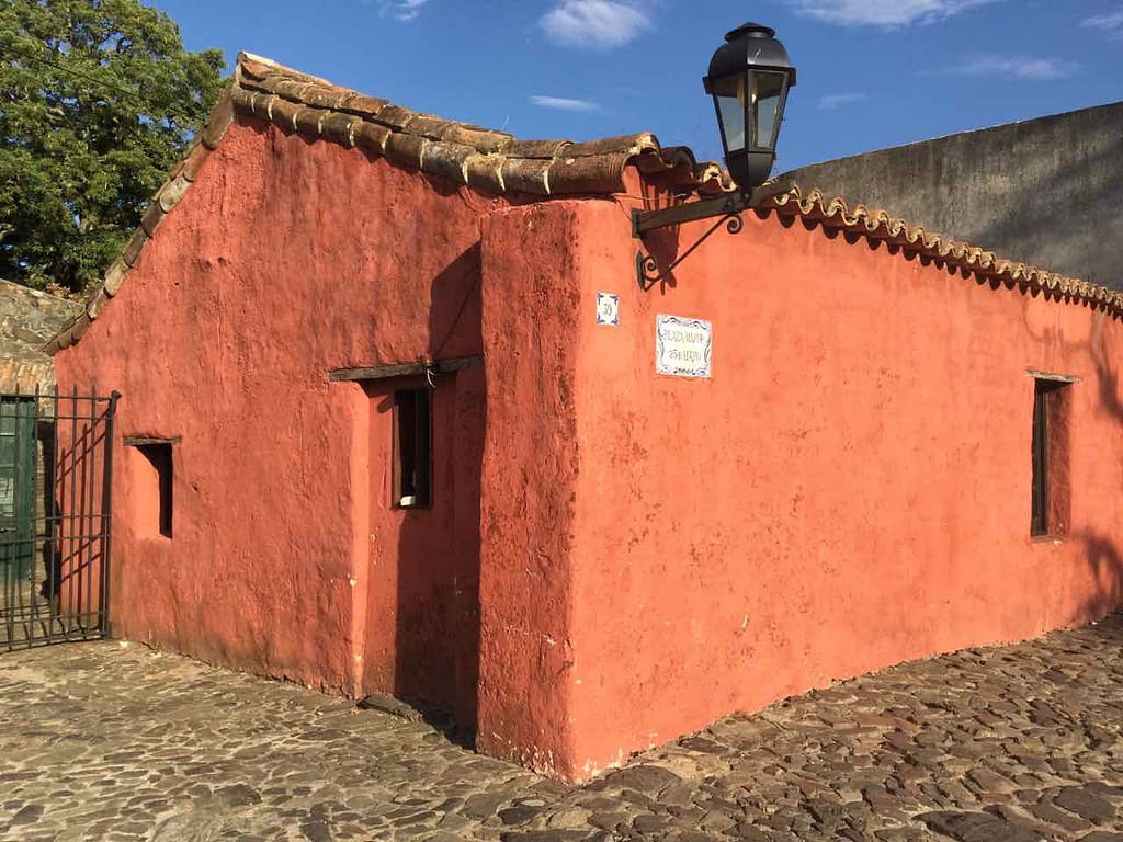 Colonia Uruguay, Casa Rosada, iPod-Foto
