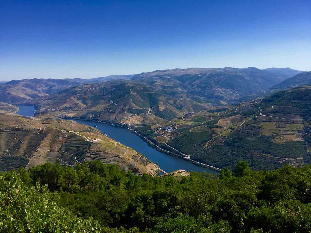 Douro Valley: Blick vom Miradouro bei Galafura © PetersTravel