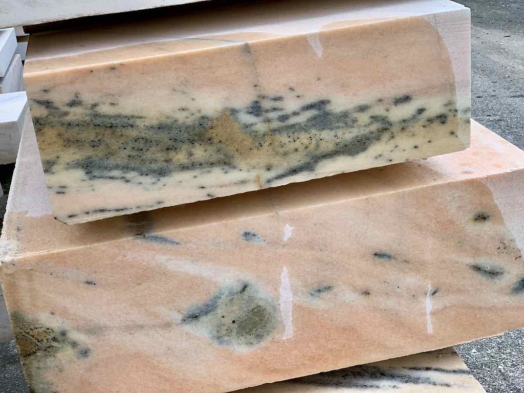 Rosafarbener Marmor aus dem Cava Madre von Candoglia