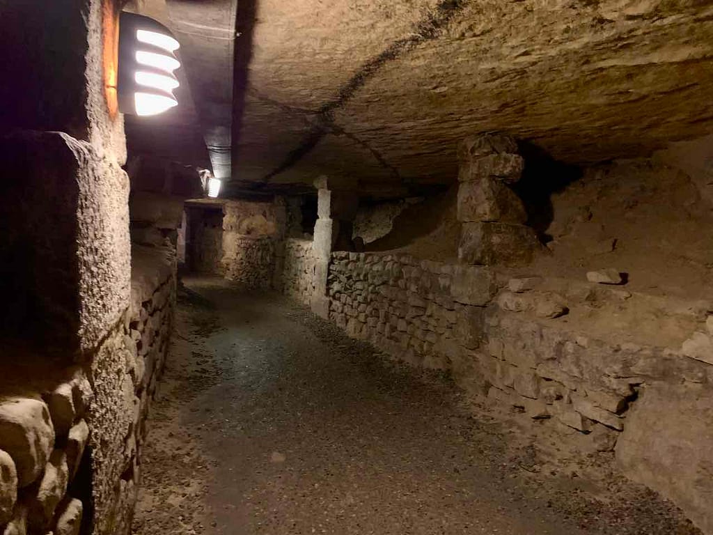 Steinbruch in den Katakomben von Paris