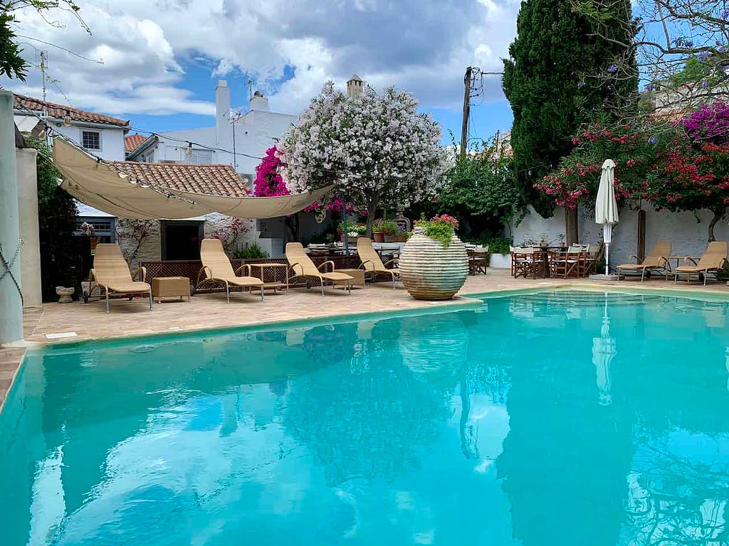 Pool des Hotels Bratsera, Insel Hydra / Ydra, Griechenland