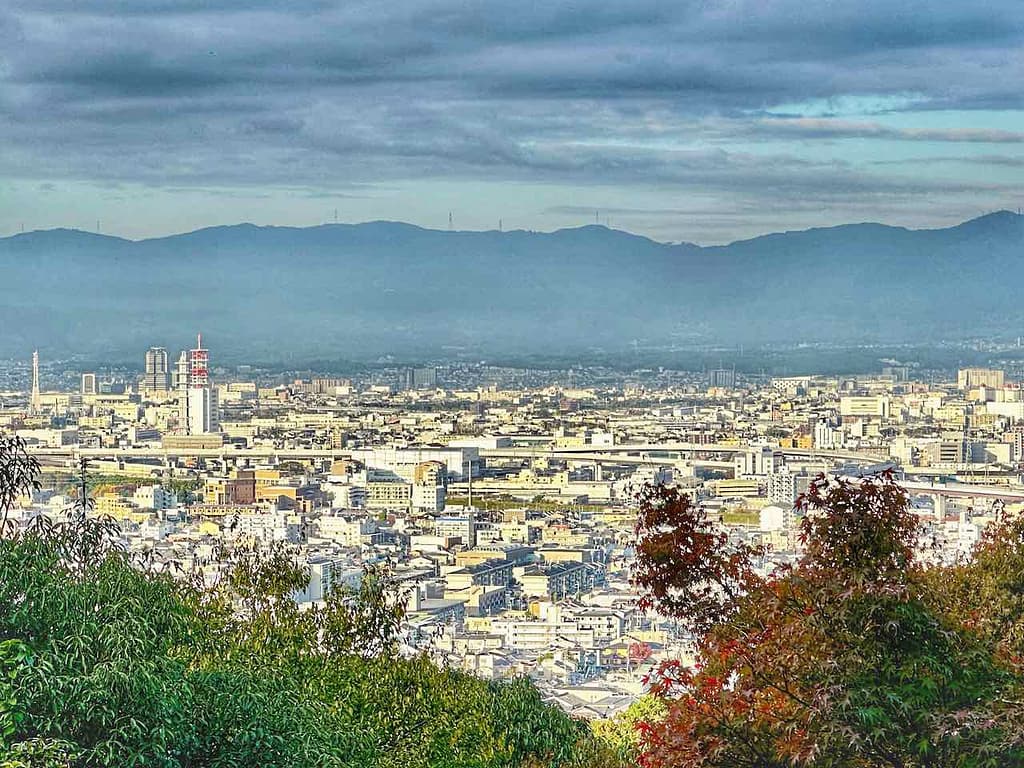Blick auf Kyoto vom Viewpoint am Mount Inari © PetersTravel Peter Pohle