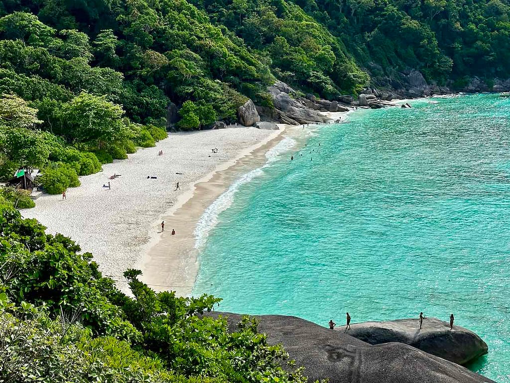 Malerische Buch mit Strand auf den Similan Inseln Thailand © PetersTravel Peter Pohle