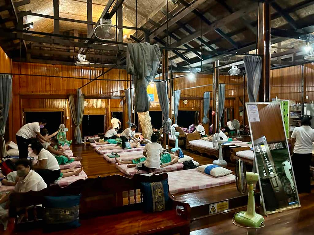 Koh Tao: Massage Spa an der Promenade vom Sairee Beach