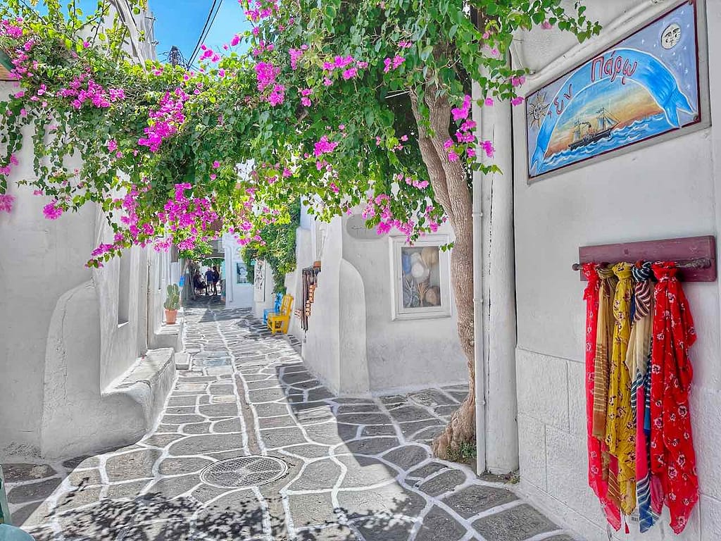 Insel Paros: idyllische Gasse © PetersTravel Peter Pohle-min