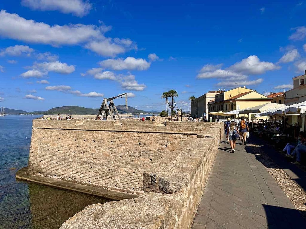 Stadtmauer von Alghero, Sardinien © Peter Pohle PetersTravel