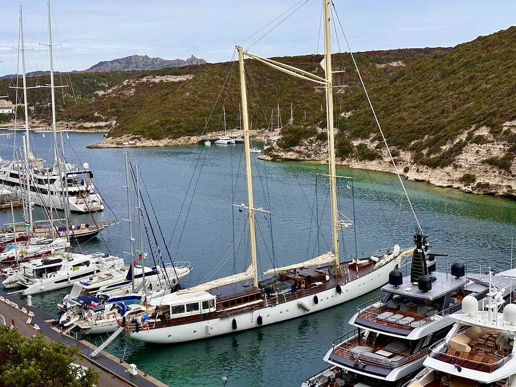 Die Chronos im Hafen von Bonifacio, Korsika © PetersTravel Peter Pohle