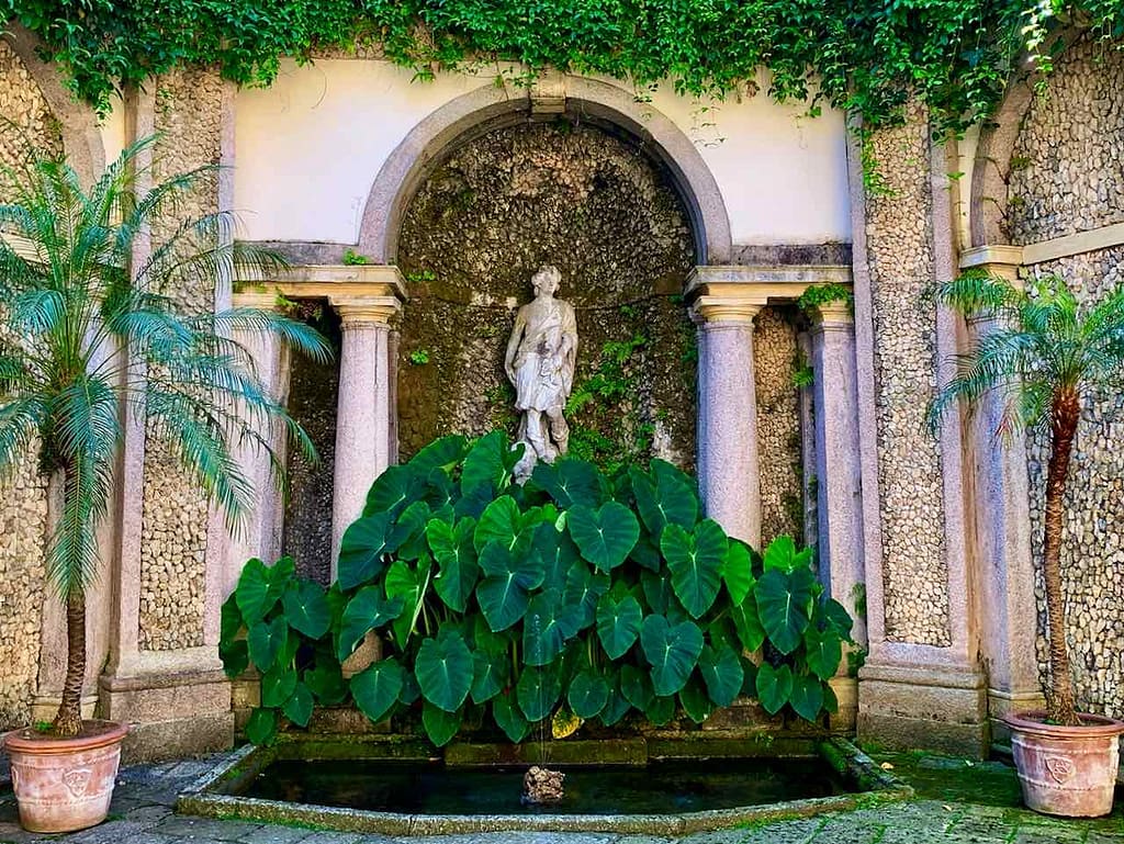 Atrio di Diana im Botanischen Garten der Isola Bella auf dem Lago Maggiore