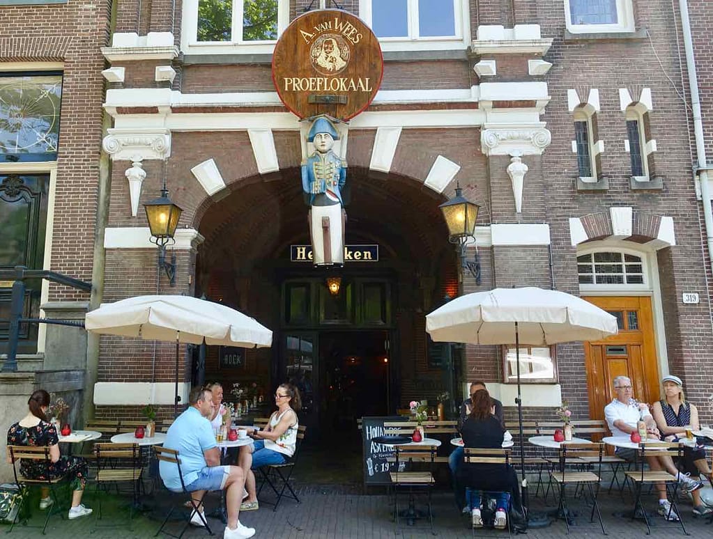 Ein traditionelles, uriges Lokal ist das Proeflokaal in der Herengracht 319