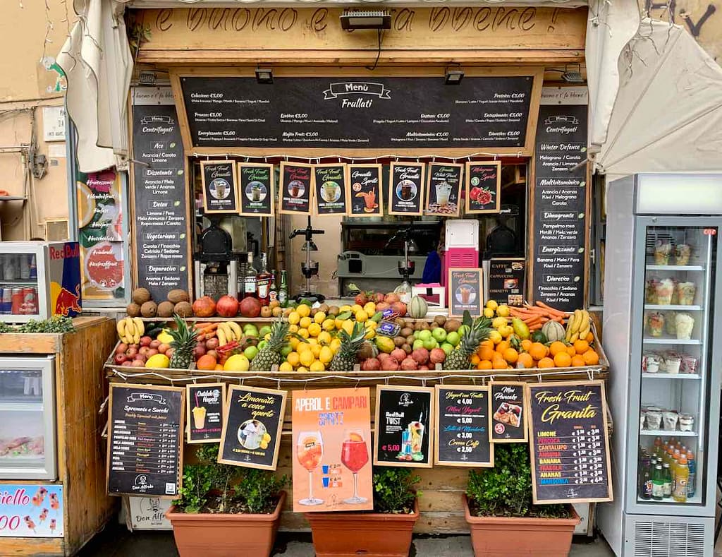 Getränkestand auf der Piazza Dante in Neapel © PetersTravel Peter Pohle