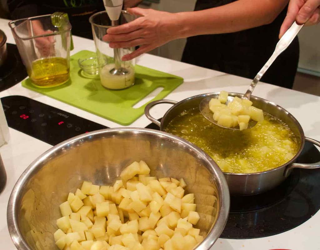 Kochkurs Barcelona: Kochschule Espai Boisà - Rund um die Patatas Bravas