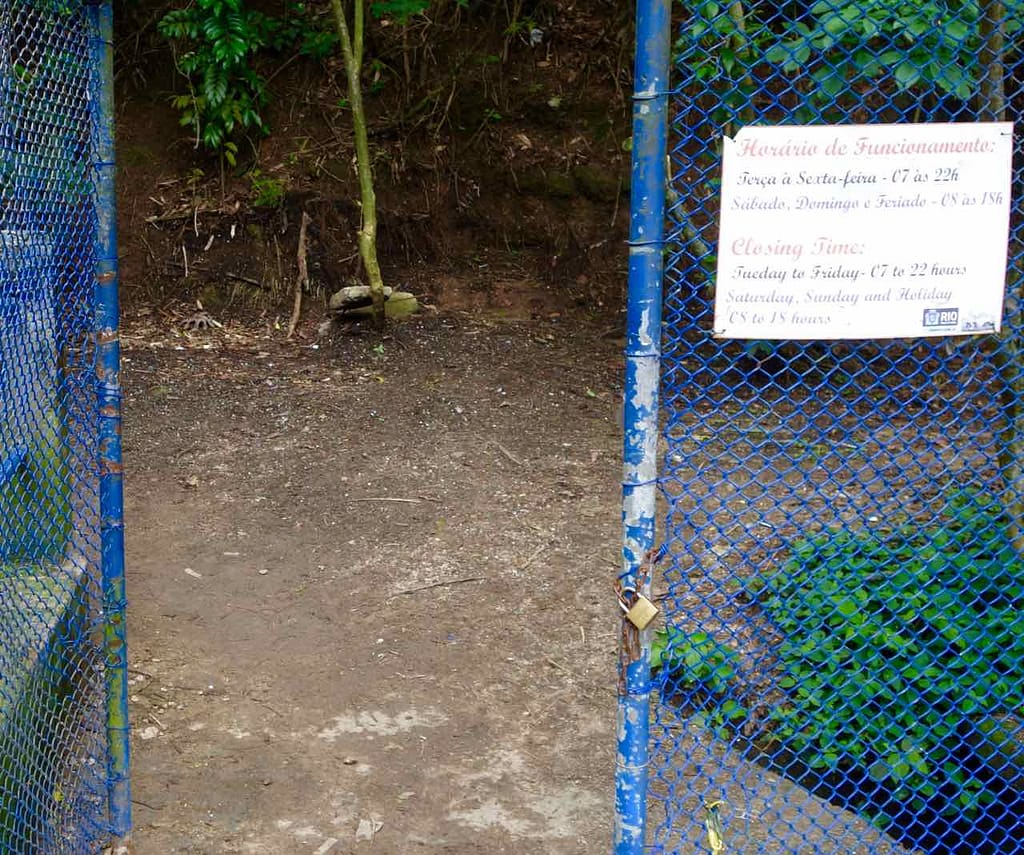 Favela Vidigal Rio de Janeiro, Eingang zum Aufstieg auf die Dois Irmaos