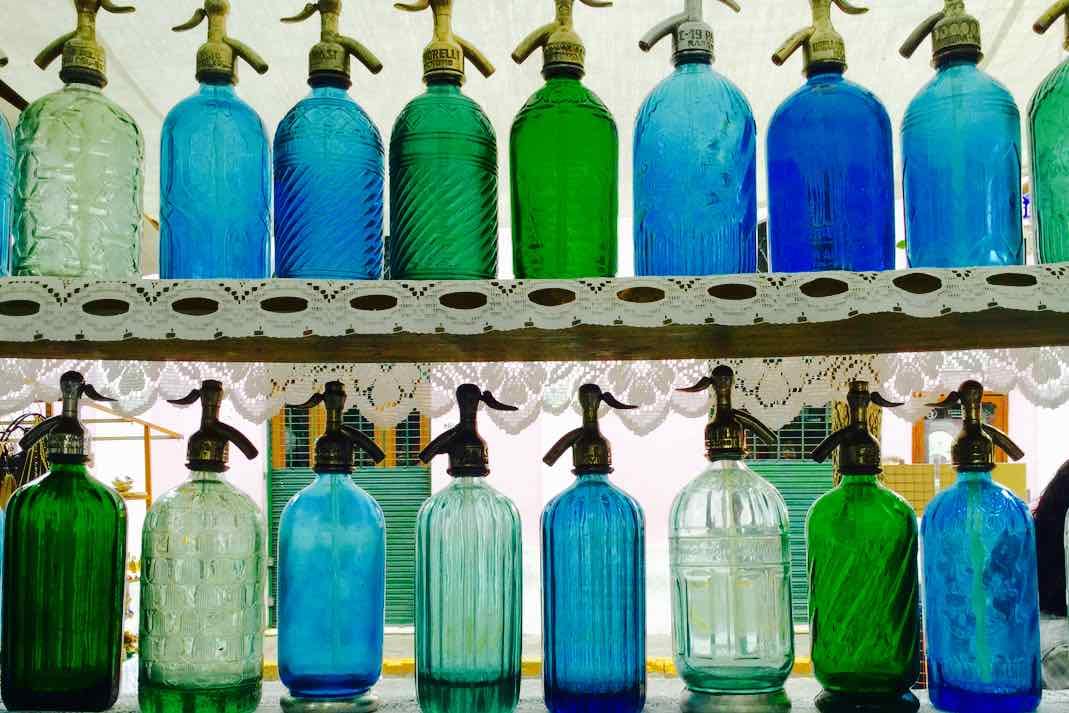 Buenos Aires Flohmarkt San Telmo, Siphonflaschen, Argentinien, iPod-Foto