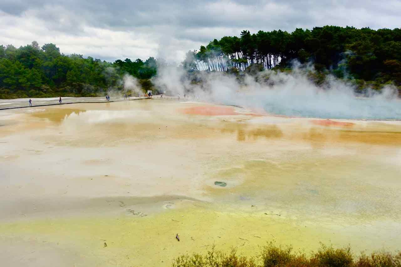 Rotorua Sehenswürdigkeiten, Champagne Pool in Wai-O-Tapu Neuseeland, ©PetersTravel Titel 0