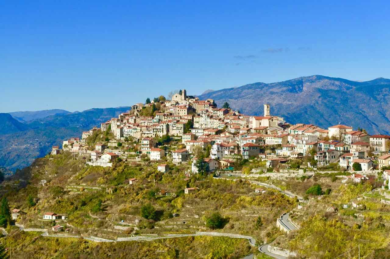 Highlights in Ligurien Totale von Bajardo Copyright Peter Pohle PetersTravel