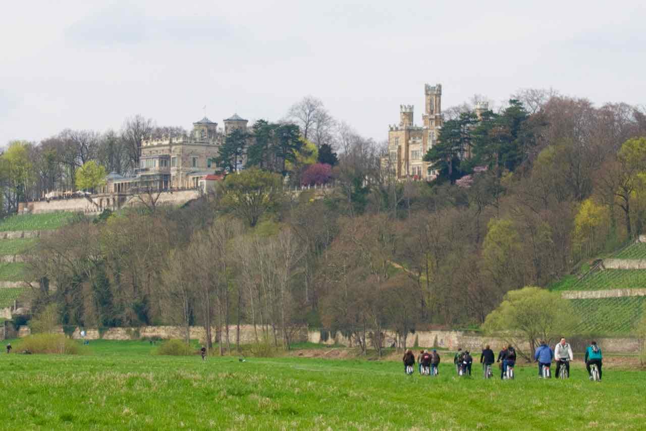 Dresden Sehenswürdigkeiten, Elbe-Radweg mit Elbschlössern © PetersTravel.de