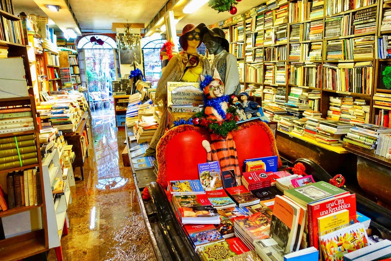 Libreria Acqua Alta (Buchhandlung Hochwasser), Venedig