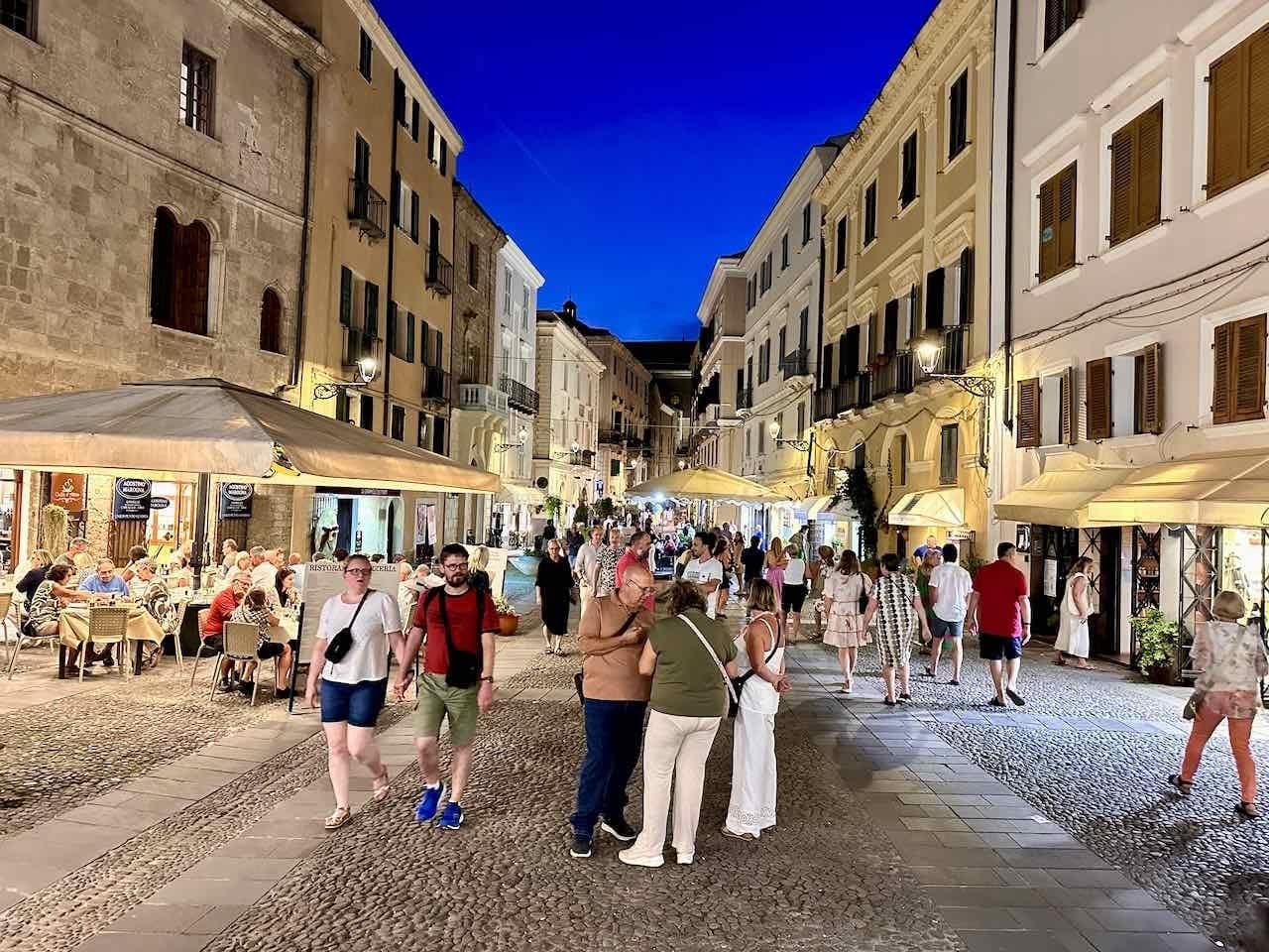 Piazza Civica in Alghero, Sardinien © Peter Pohle PetersTravel