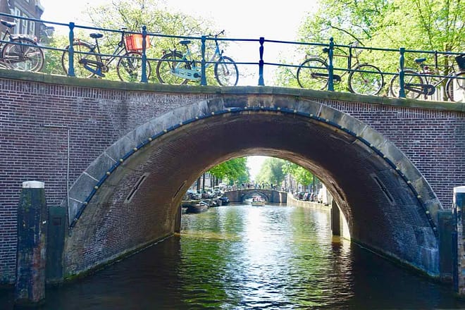 Amsterdam Kurztrip: Blick durch 7 Brücken