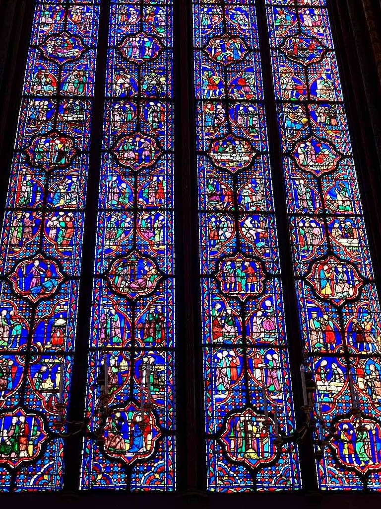 Buntglasfenster der Sainte-Chapelle von Paris