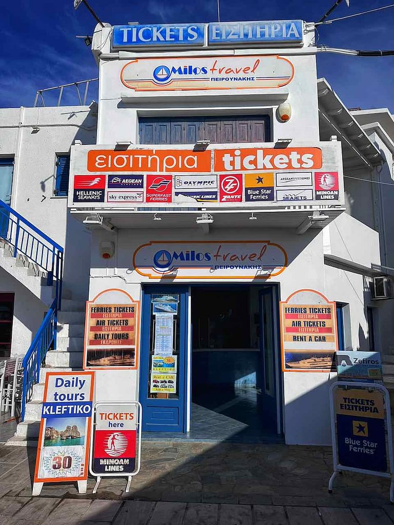 Insel Milos, Ausflugsangebote an der Hafenpromenade von Adamas © PetersTravel Peter Pohle