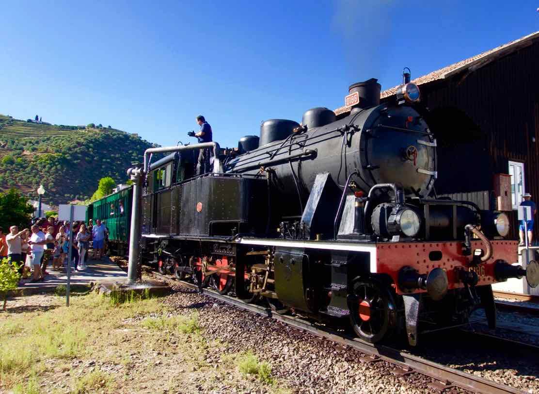 Douro-Tal, Historischer Zug in Pinhão © PetersTravel